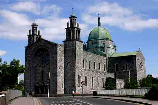 Galway Audio Tour: History, Art, & Culinary Trails of Townparks