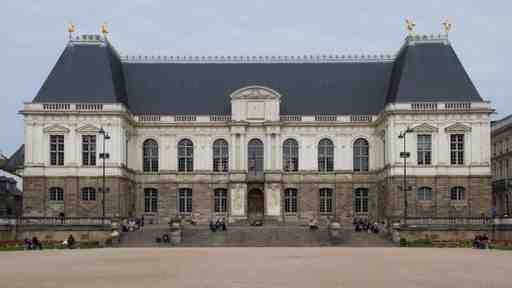 Rennes Audio Tour: Echoes of History and Heritage