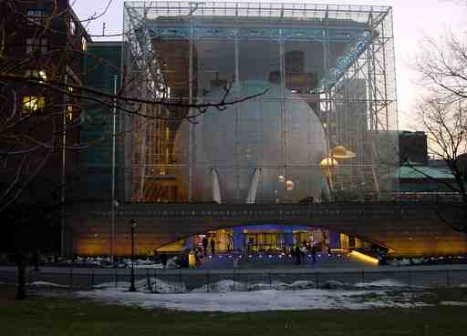 Manhattan Audio Tour: Faith, Fame, and Facades