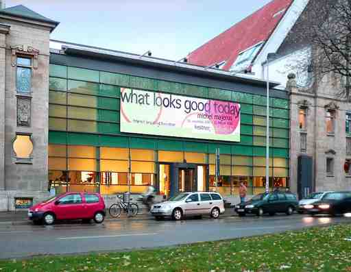 Hannover Audio Tour: Treasures and Time Through Mitte”
