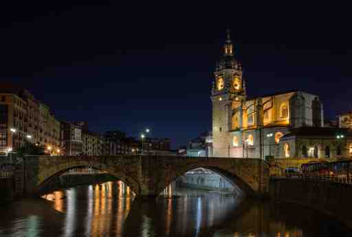 Bilbao Audio Tour: Historic Wonders of Casco Viejo
