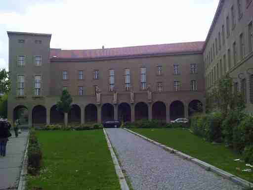 Krems Audio Tour: Towers, Chapels & Secrets Behind Stadt Walls