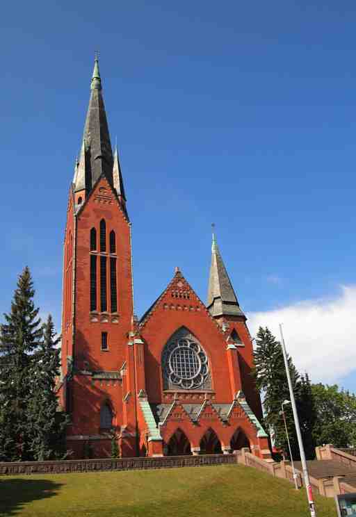 Turku Audio Tour: Tales of Kakola Hill and Riverside Secrets