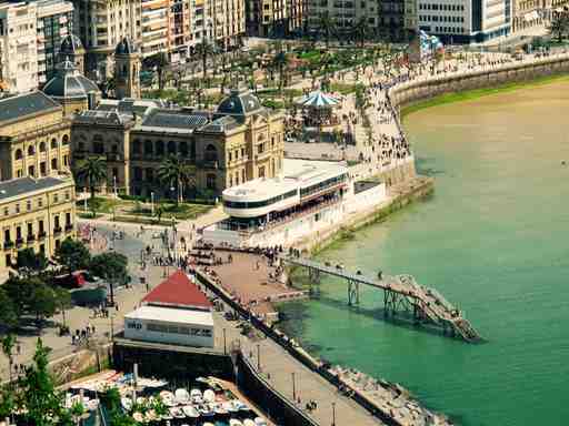 San Sebastian Audio Tour: Coastal Elegance