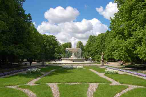 Warsaw Audio Tour: An Odyssey Through Warsaw's Iconic Heritage