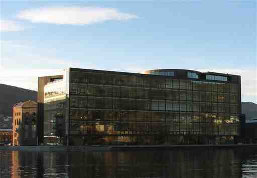 Drammen Municipality Audio Tour: Walkways of Wisdom and Riverbank Legends