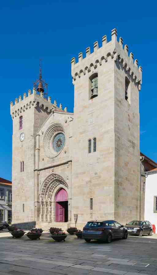 Viana do Castelo Audio Tour: Echoes of Stone, Stories of Chocolate