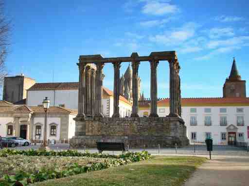 Évora Audio Tour: Palaces, Bones, and the Echoes of Ancient Stones