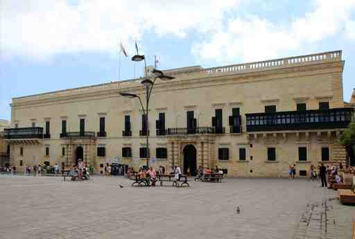 Valletta Audio Tour: Hidden Palaces, Sacred Sanctuaries & Timeless Tales